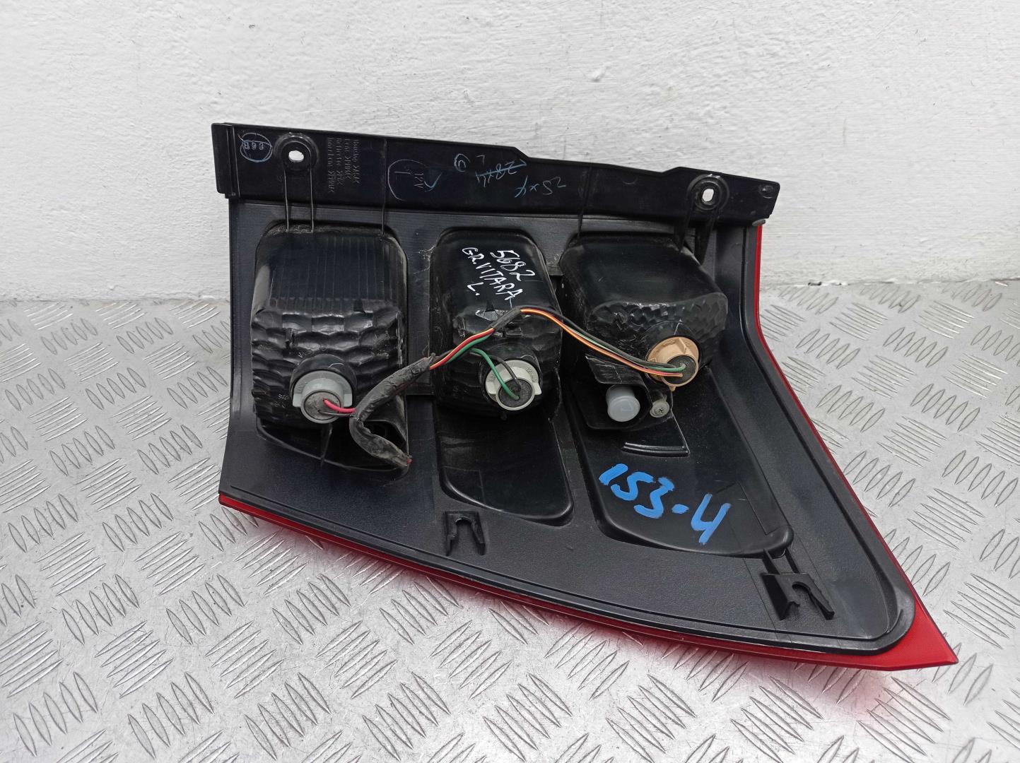 Фонарь задний наружный левый