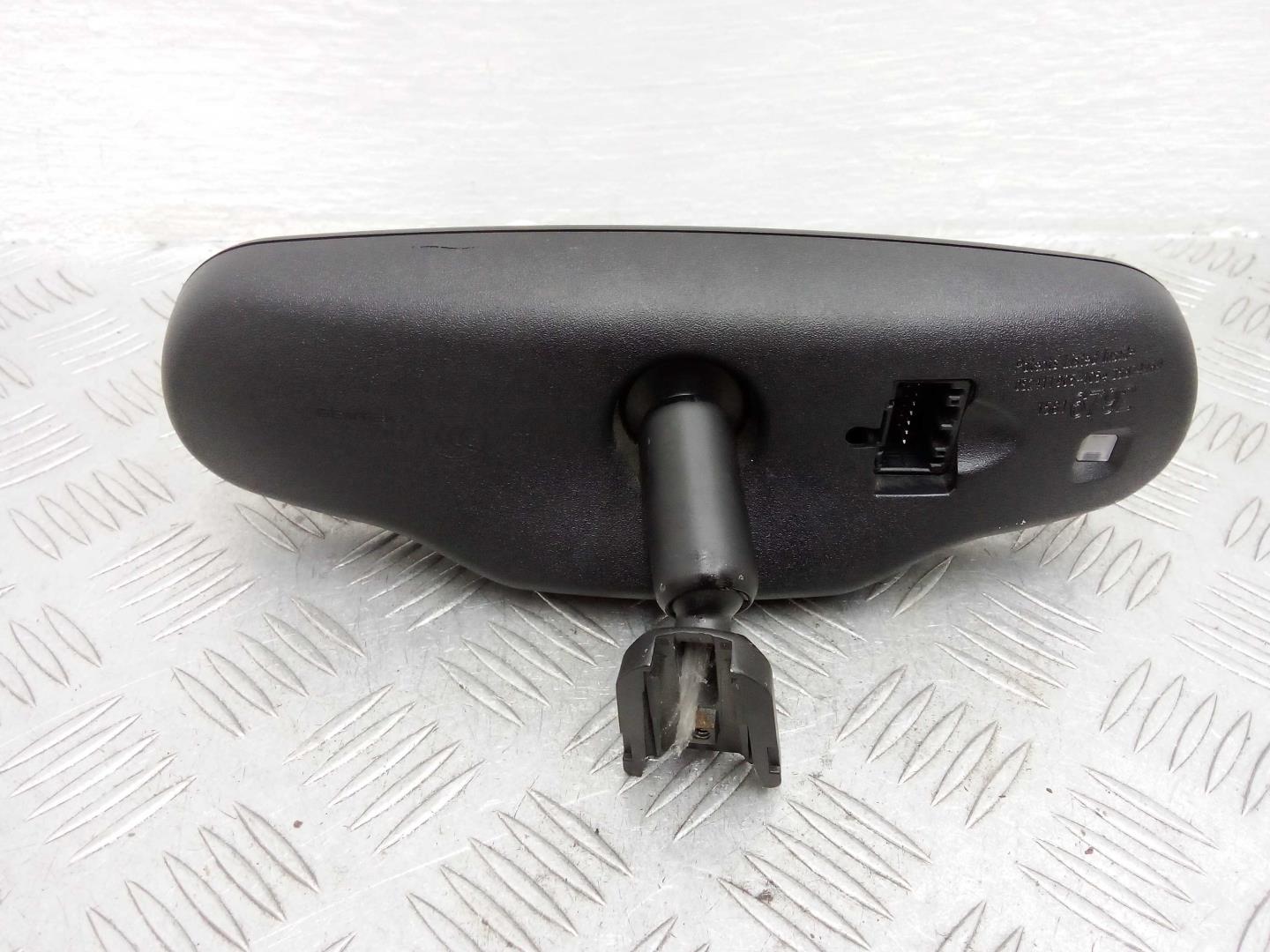 Зеркало заднего вида