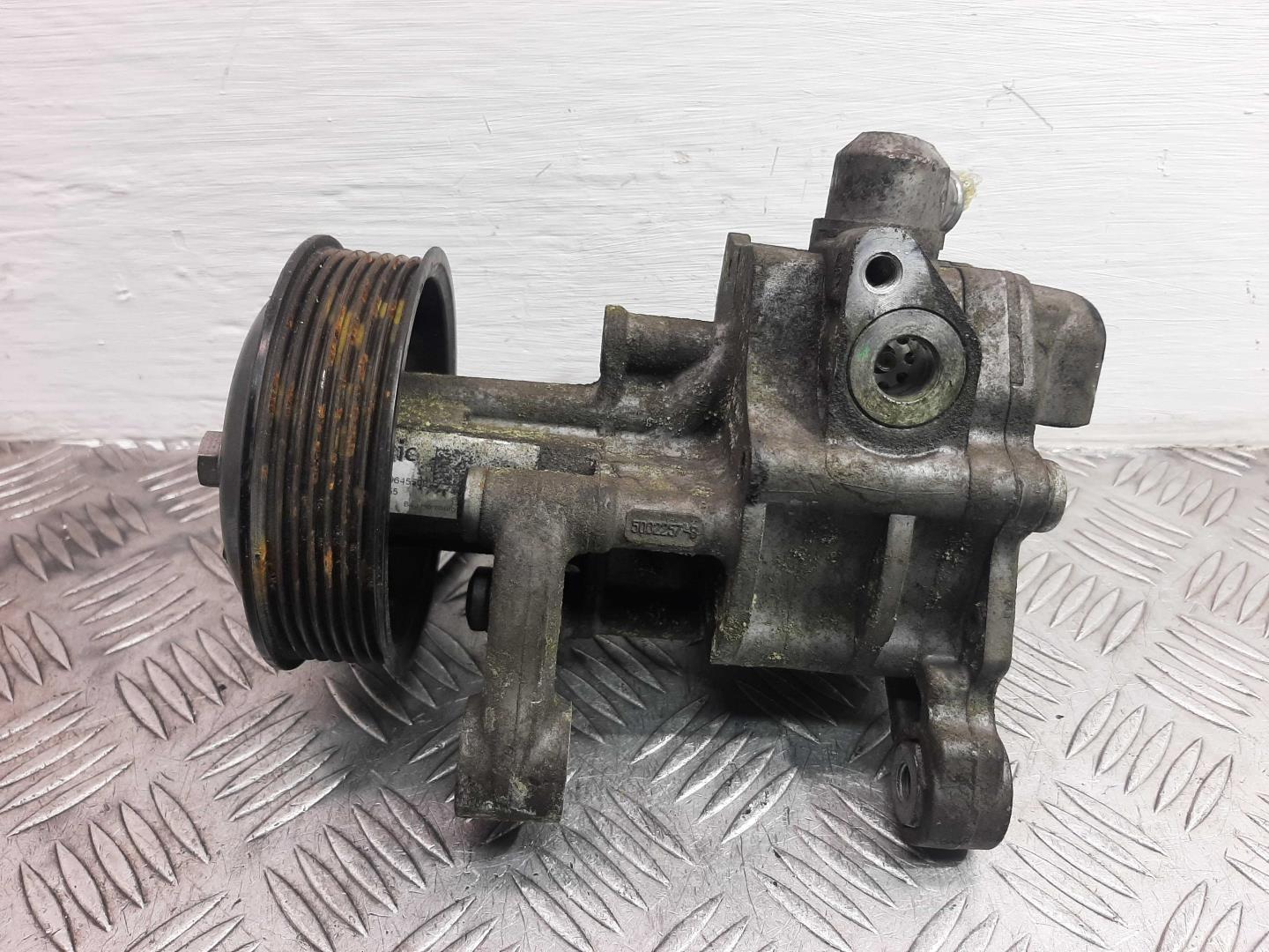 Насос ГУР (гидроусилитель руля)