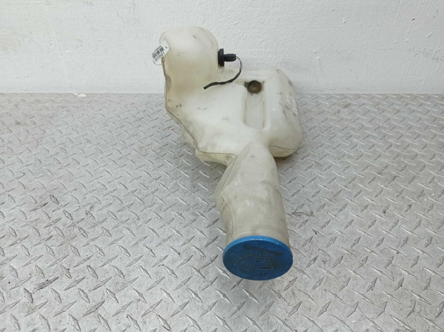 Бачок омывателя лобового стекла