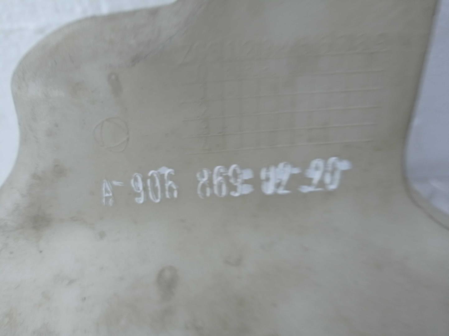 Бачок омывателя лобового стекла