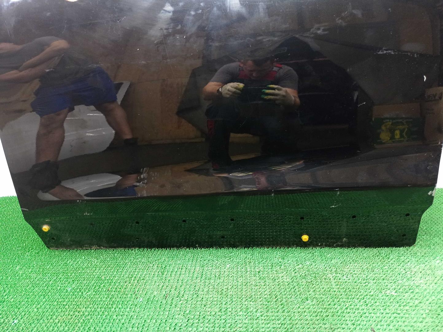 Замок двери передней левой