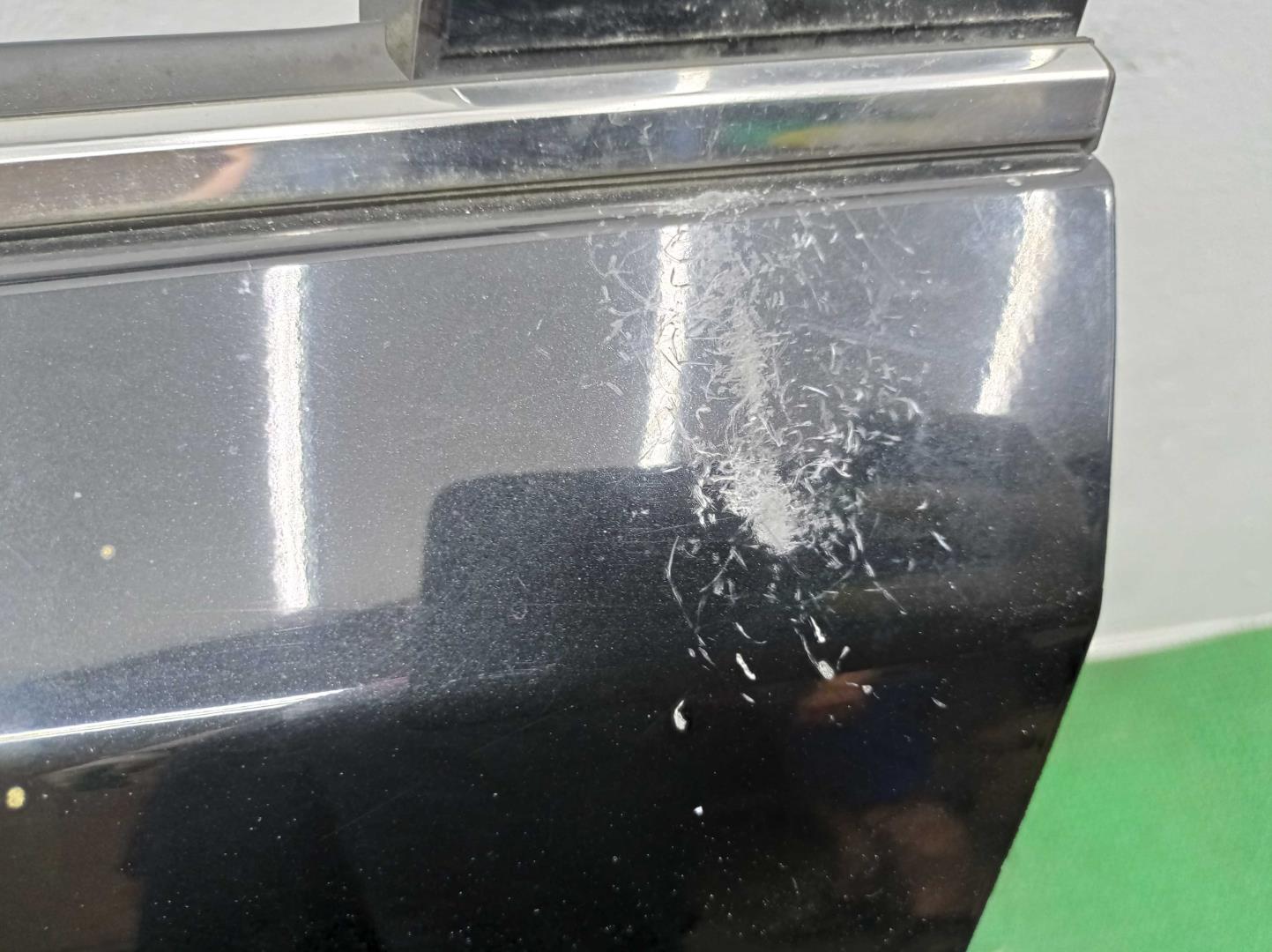 Замок двери передней левой