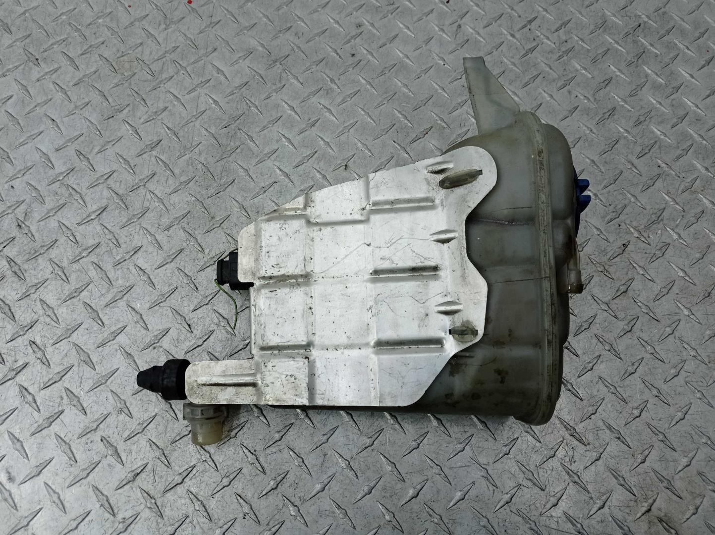 Бачок расширительный