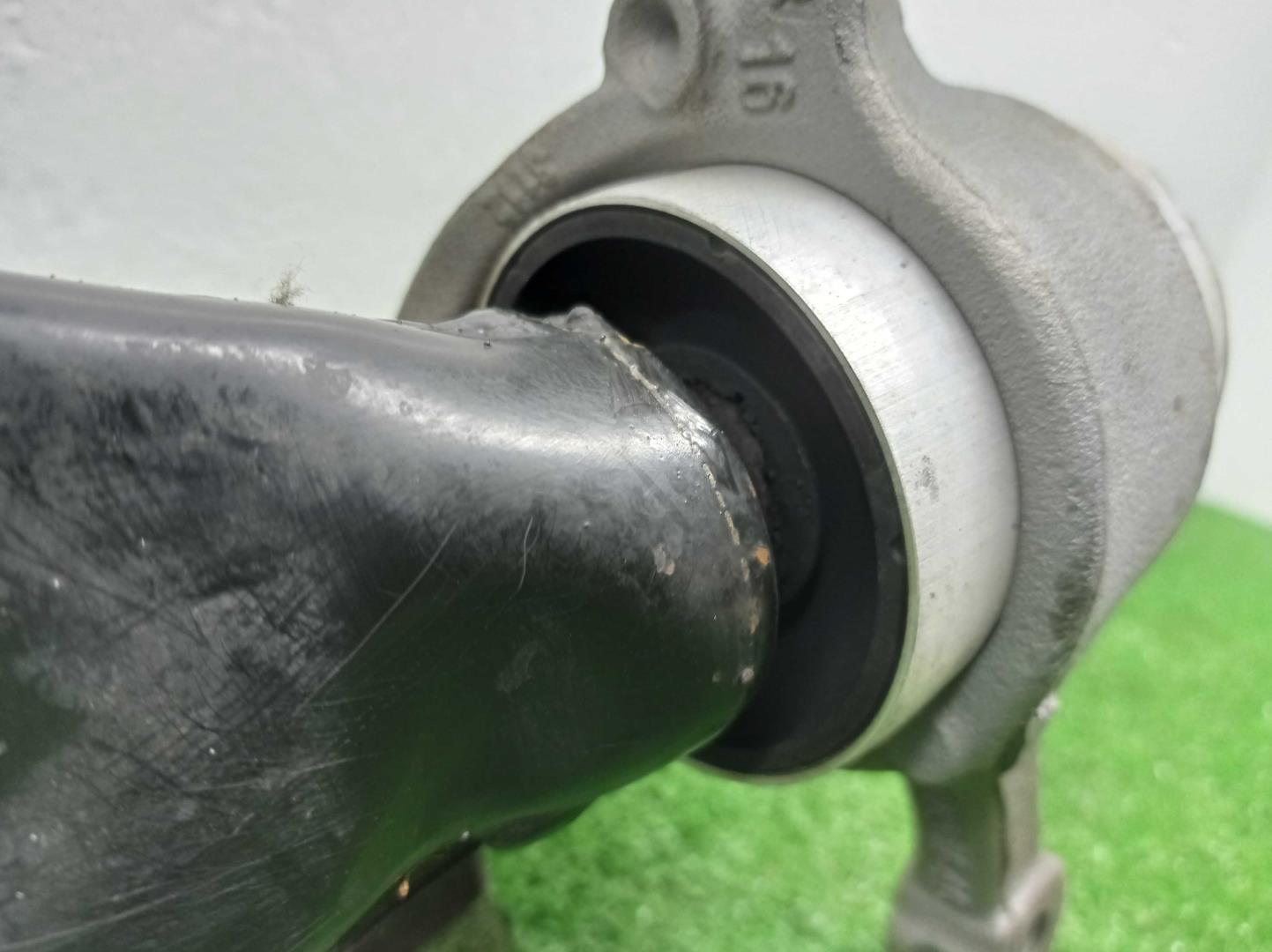 Рычаг передний нижний правый