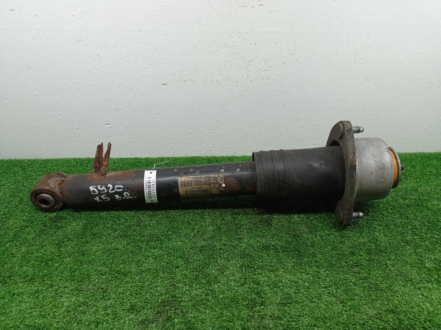 Амортизатор задний правый