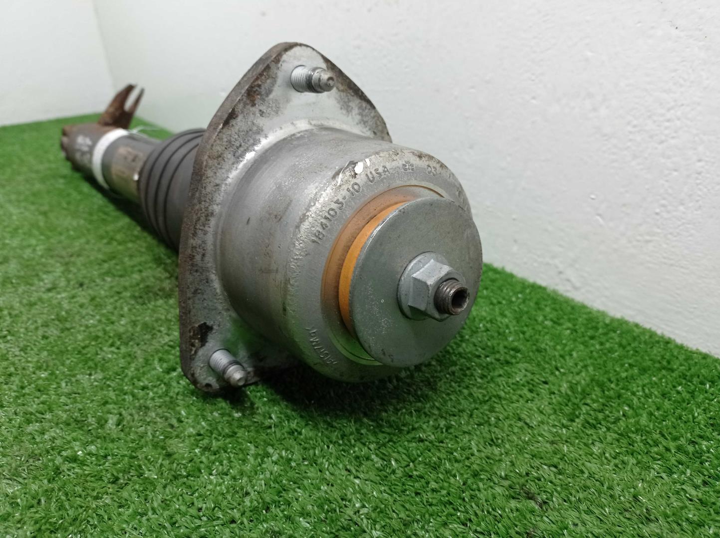 Амортизатор задний правый