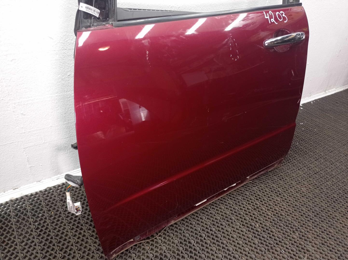 Замок двери передней левой