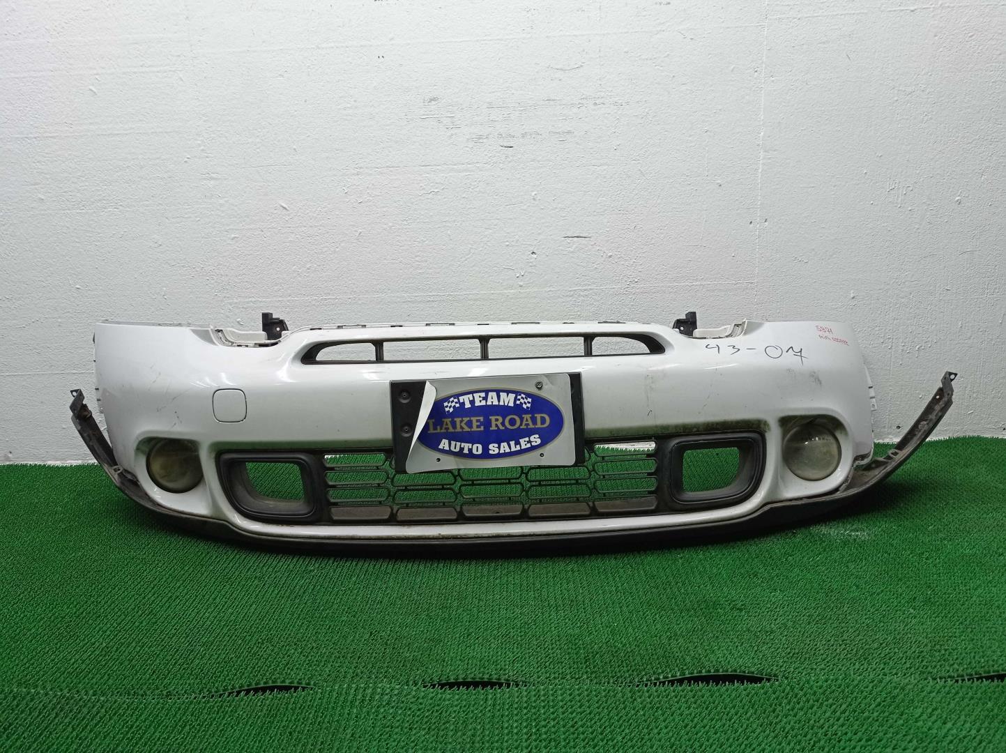 Бампер передний