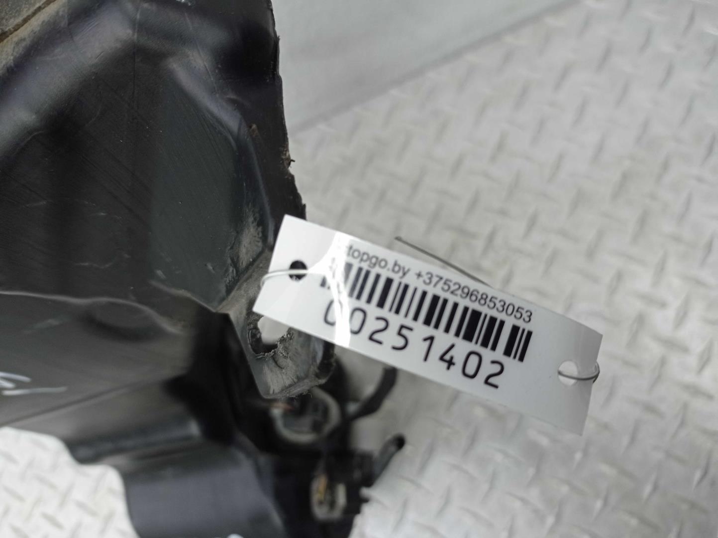 Бачок омывателя лобового стекла