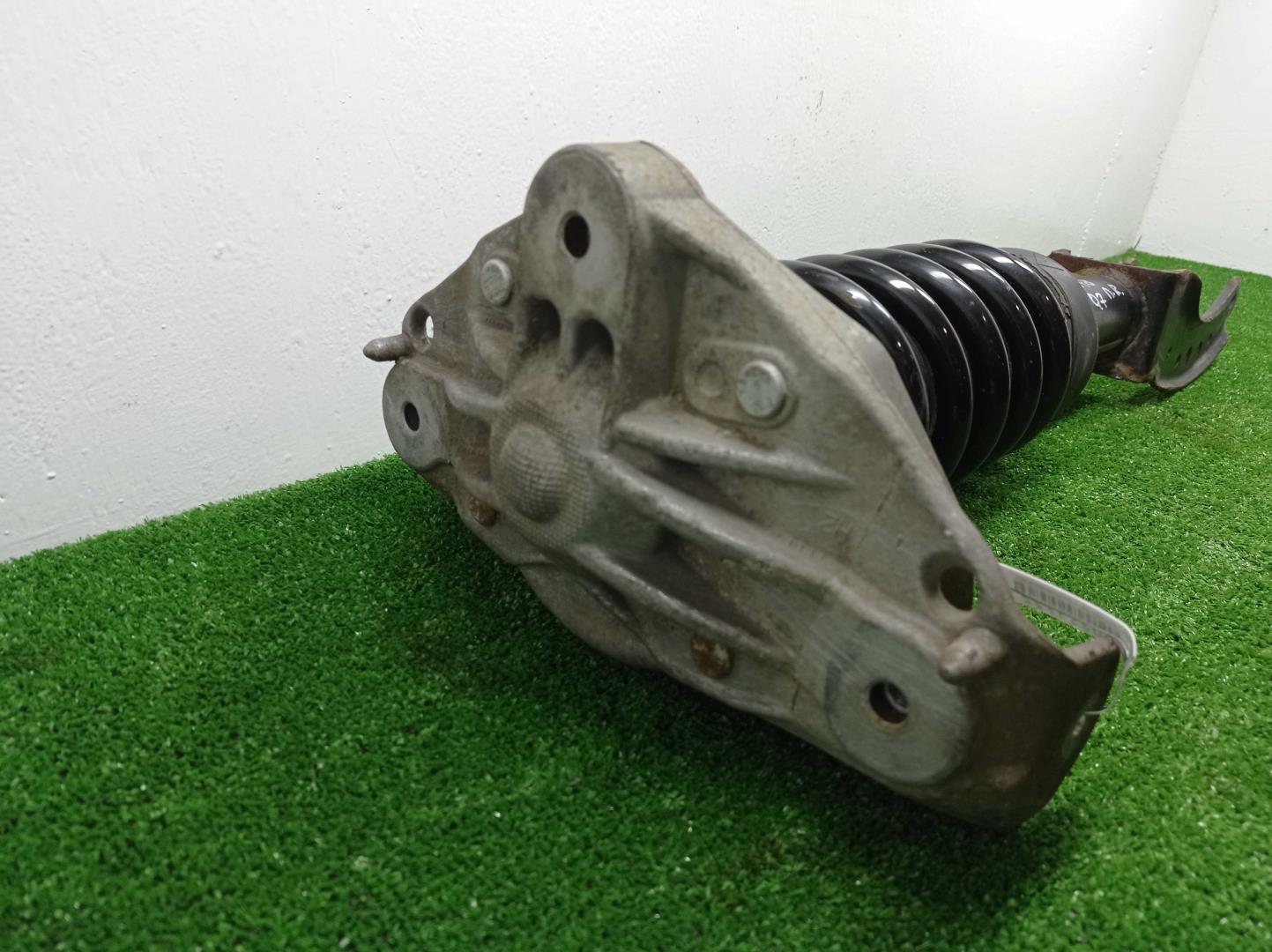 Амортизатор передний правый