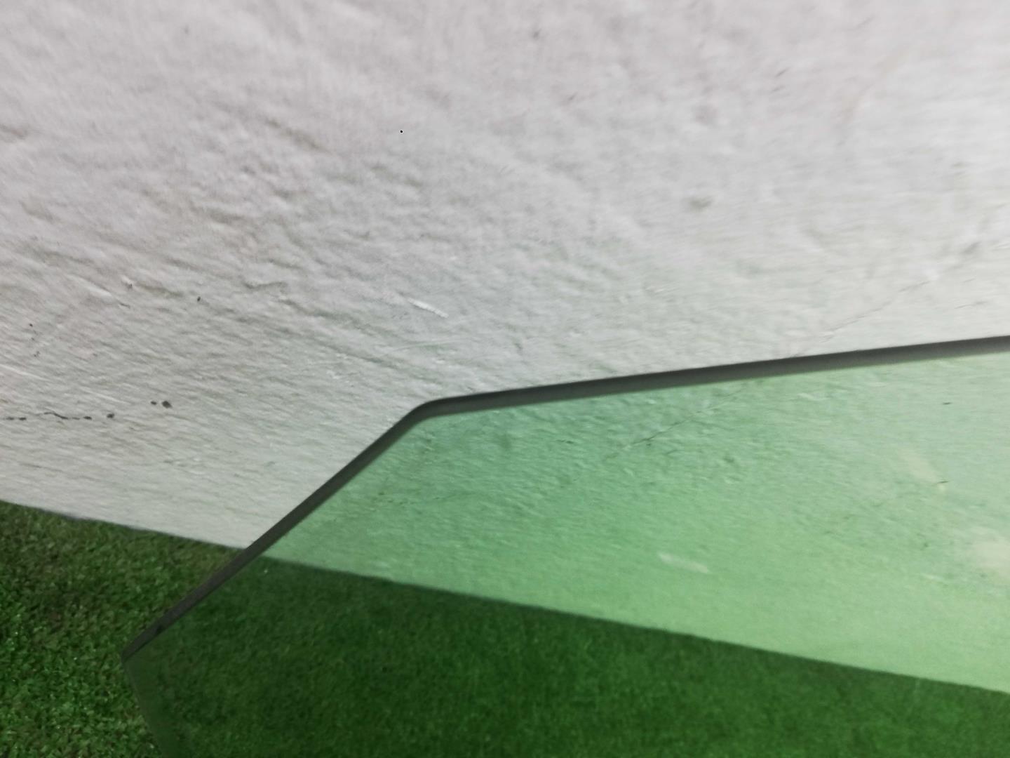 Стекло двери задней правой