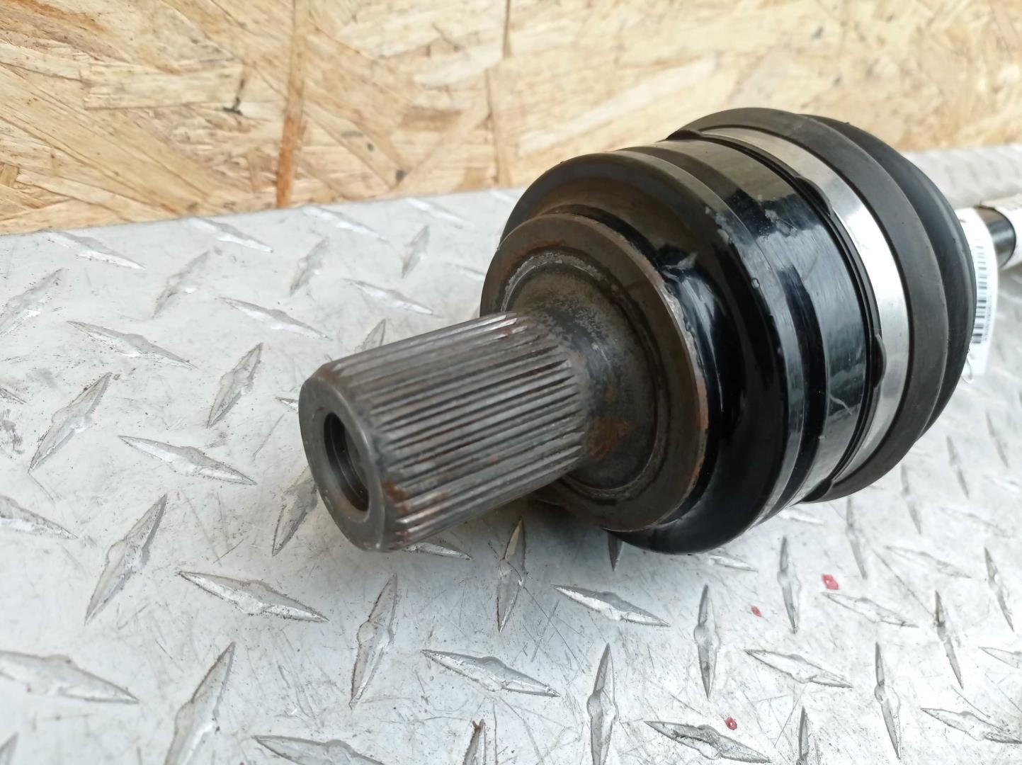 Полуось передняя левая