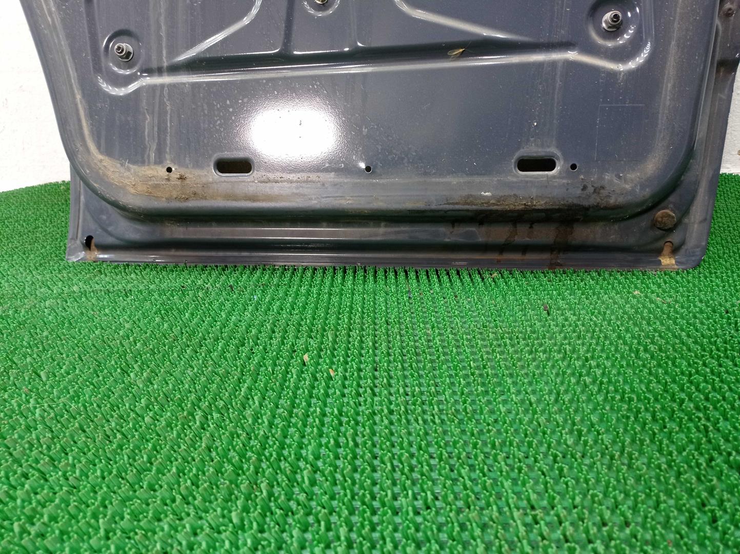 Стекло двери передней правой