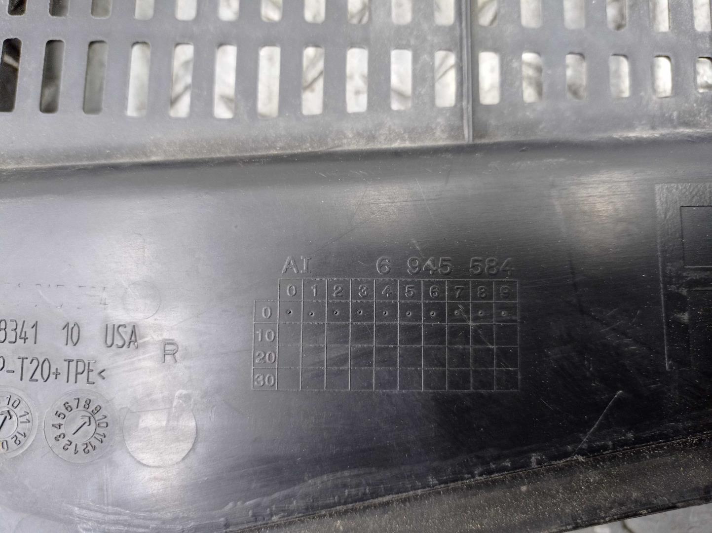 Решетка стеклоочистителей (Жабо)