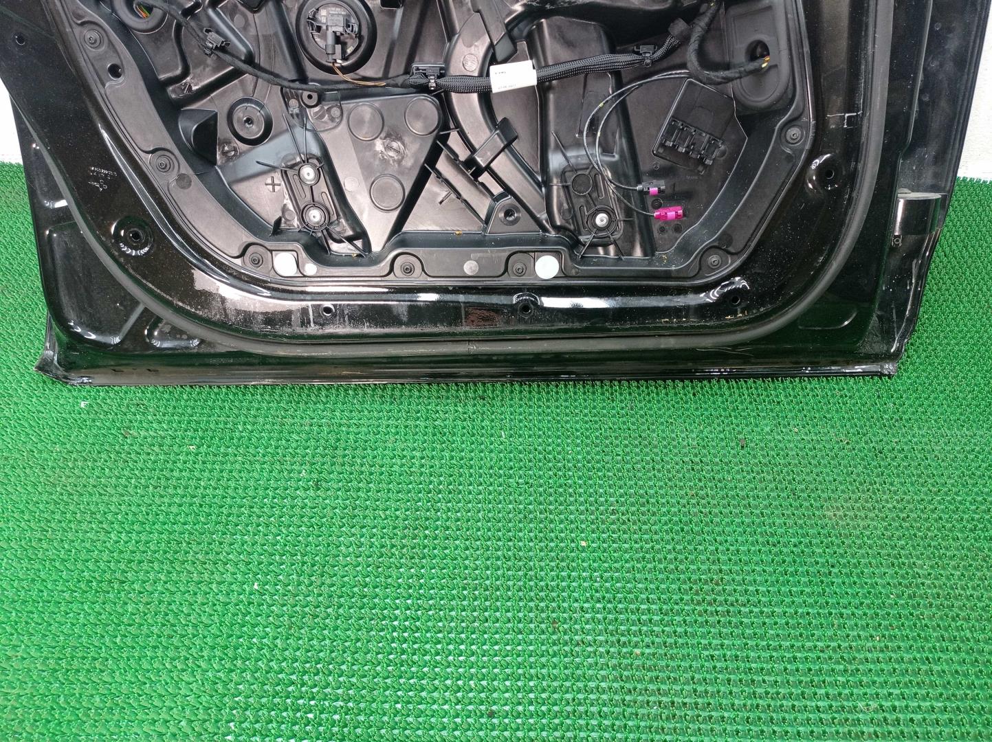 Дверь передняя левая