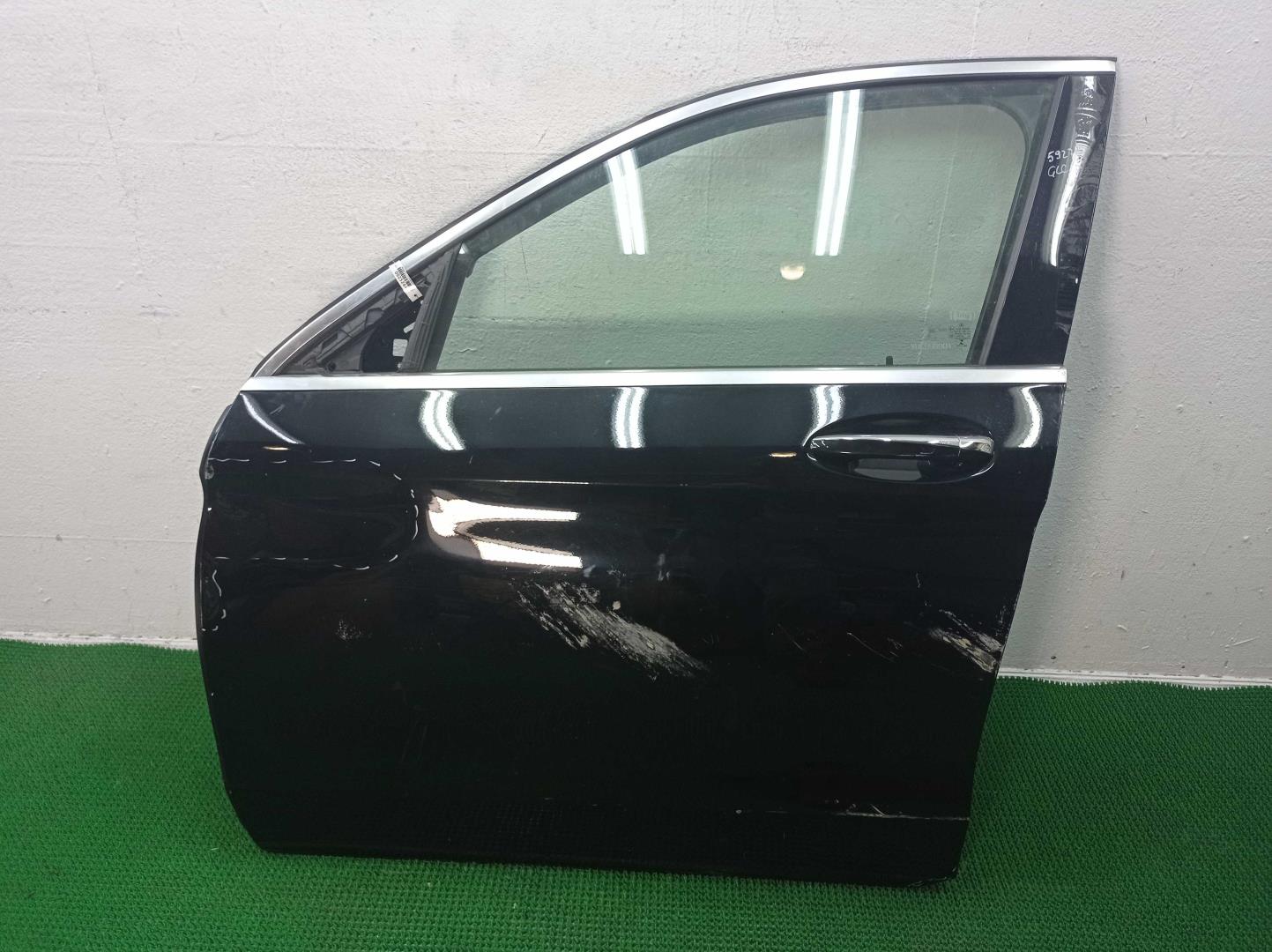 Дверь передняя левая