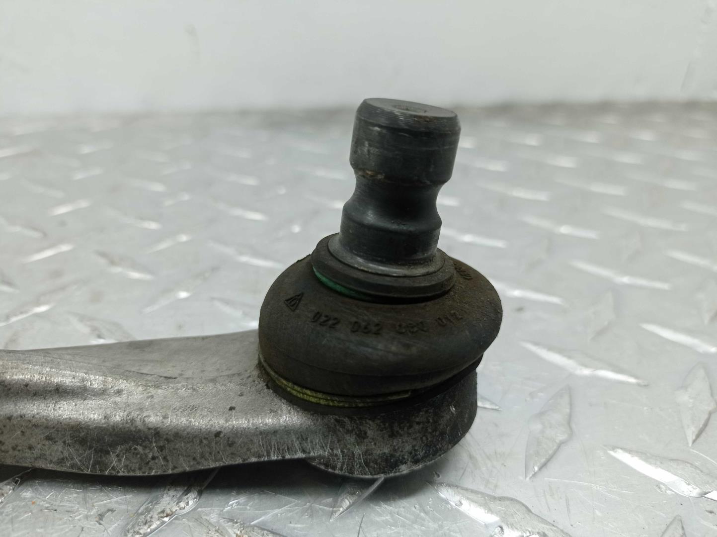 Рычаг передний верхний правый