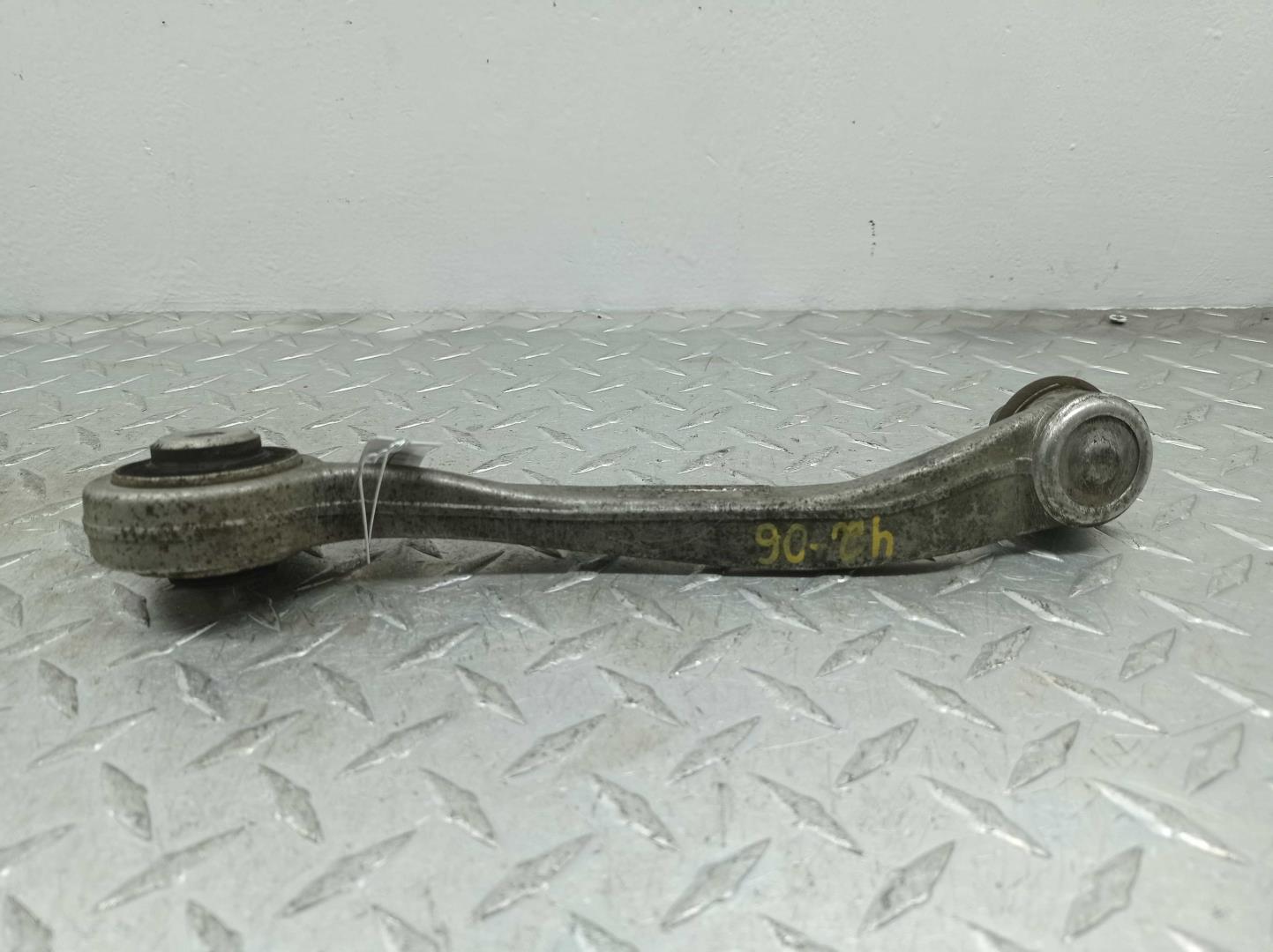 Рычаг передний верхний правый