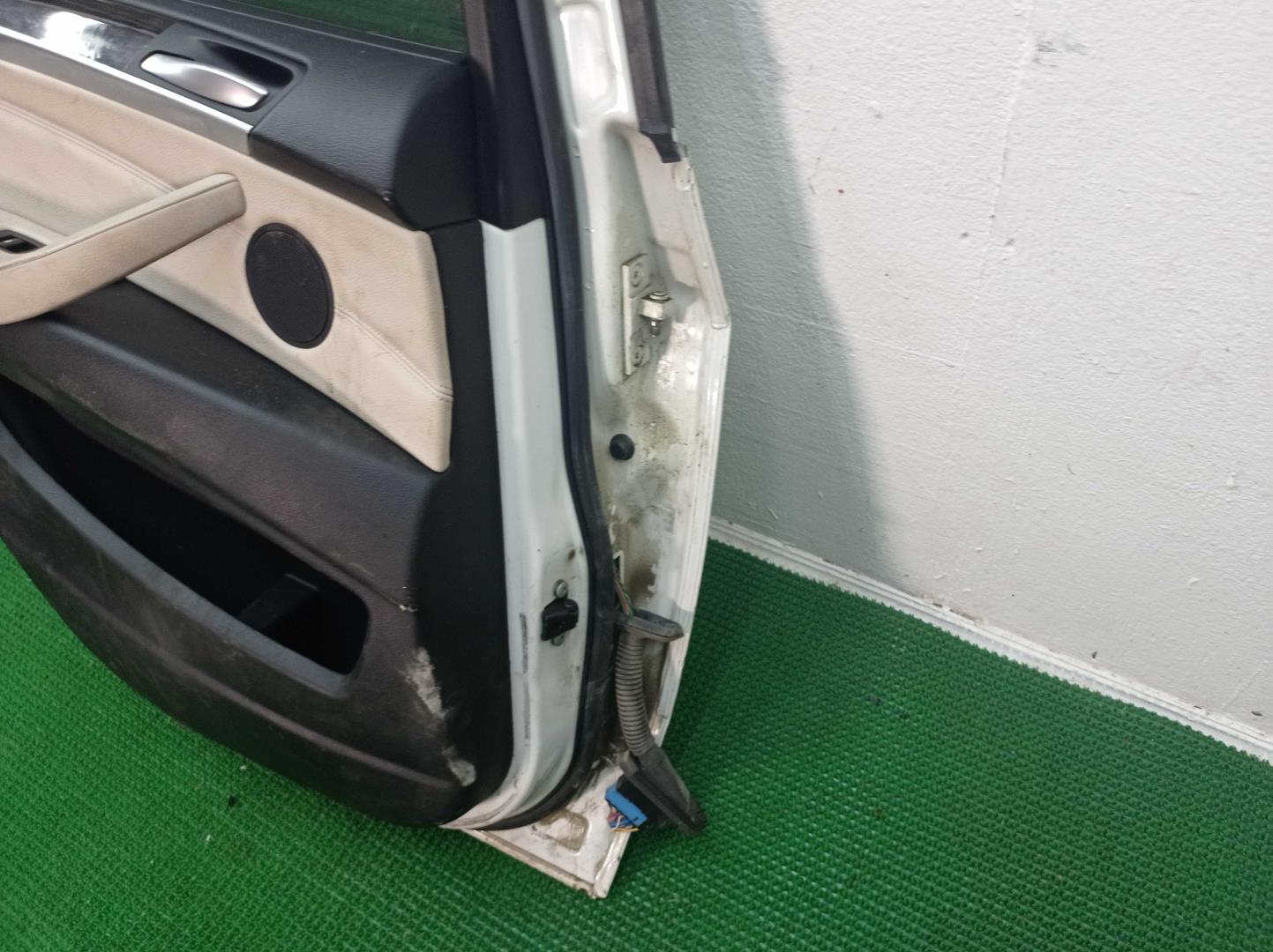 Ручка двери задней наружная левая