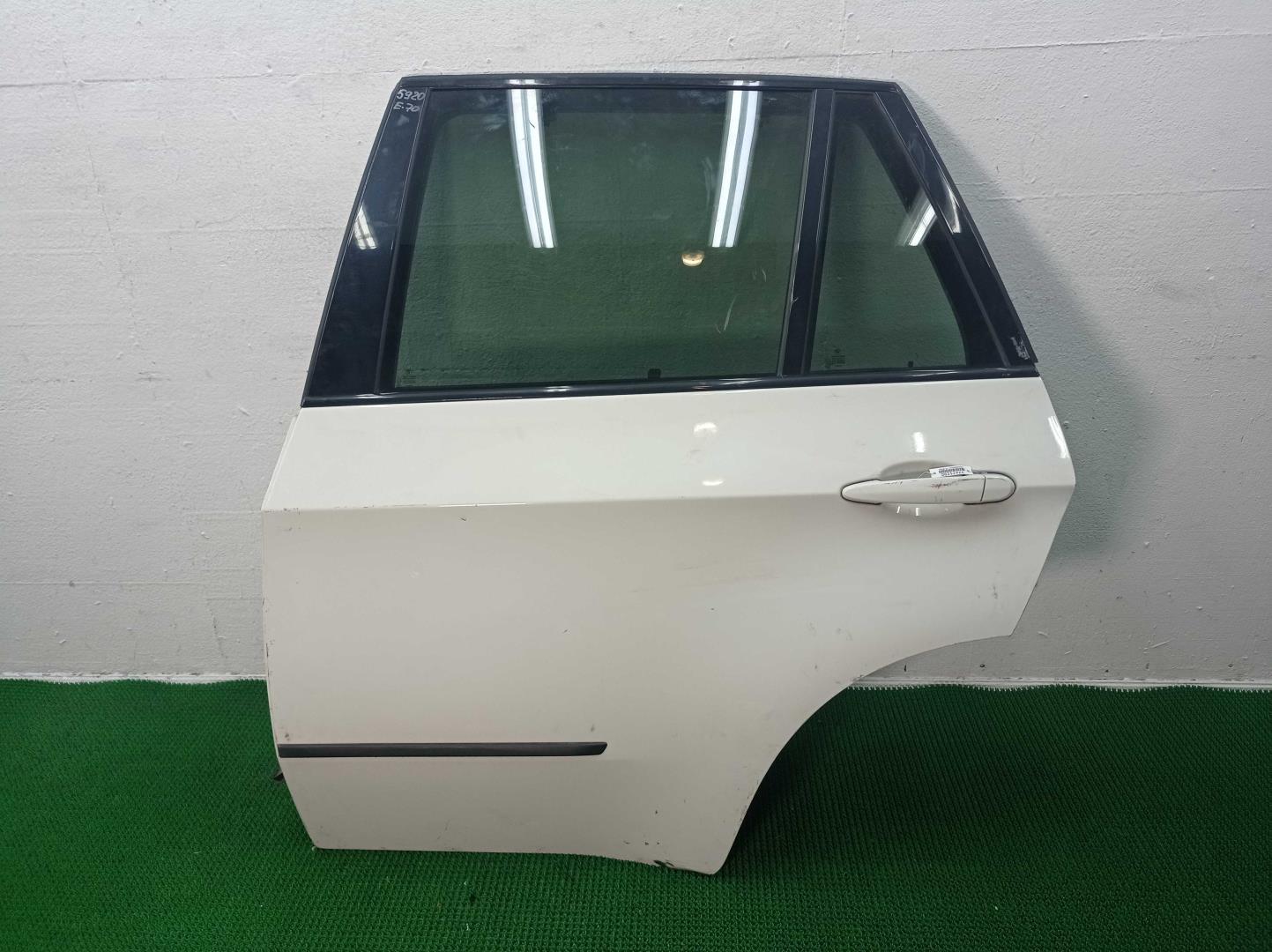 Ручка двери задней наружная левая