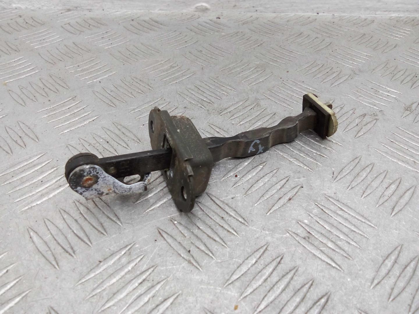 Ограничитель двери