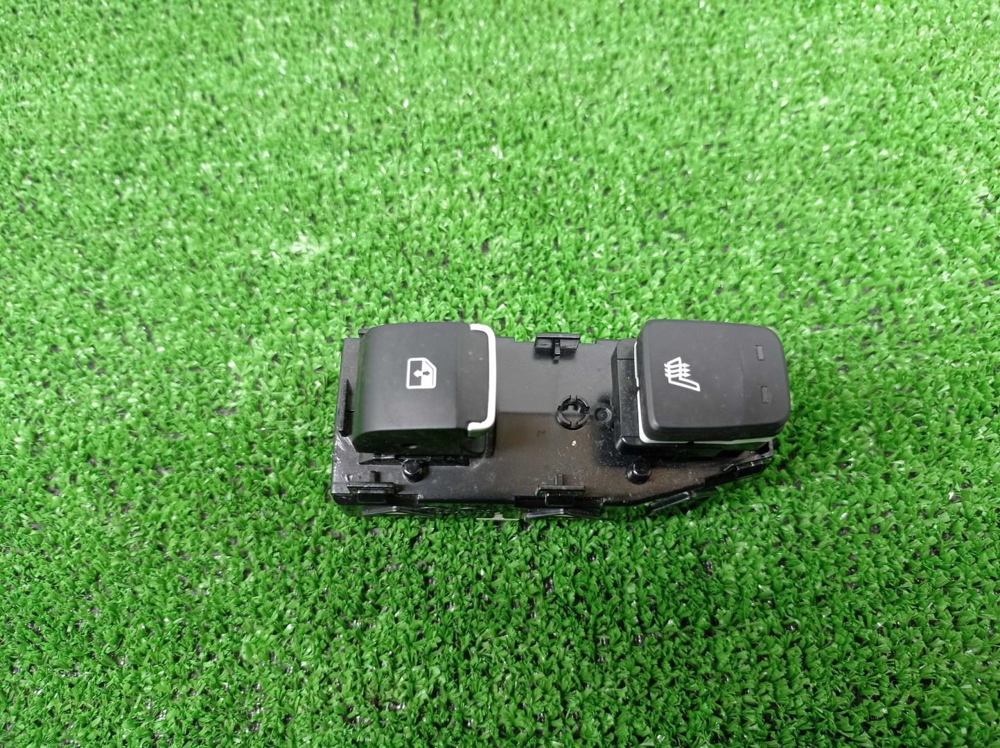 Кнопка стеклоподъемника