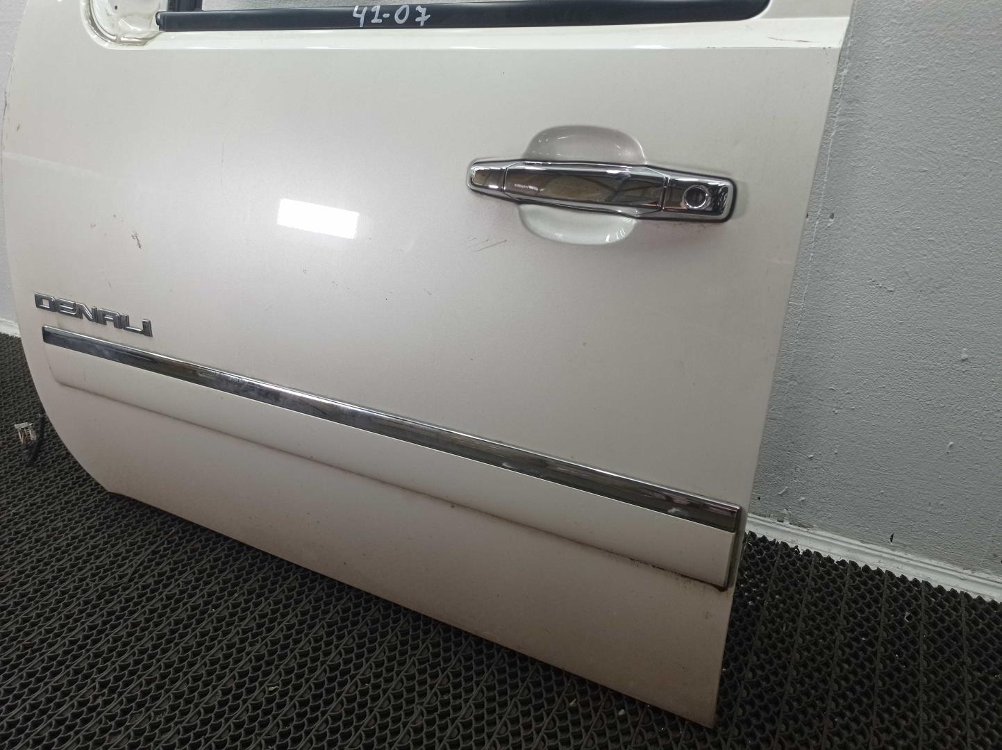 Дверь передняя левая