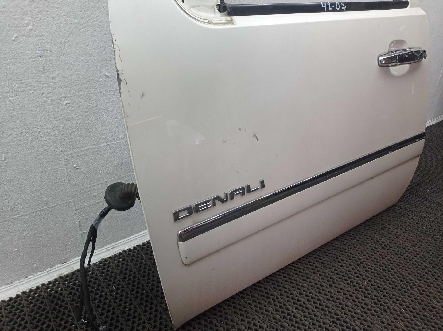 Дверь передняя левая