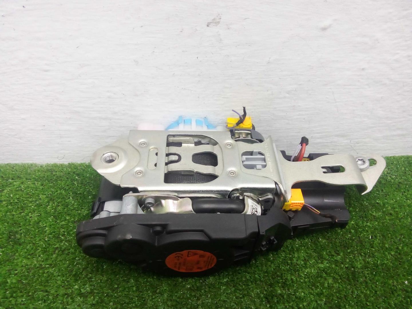 Ремень безопасности