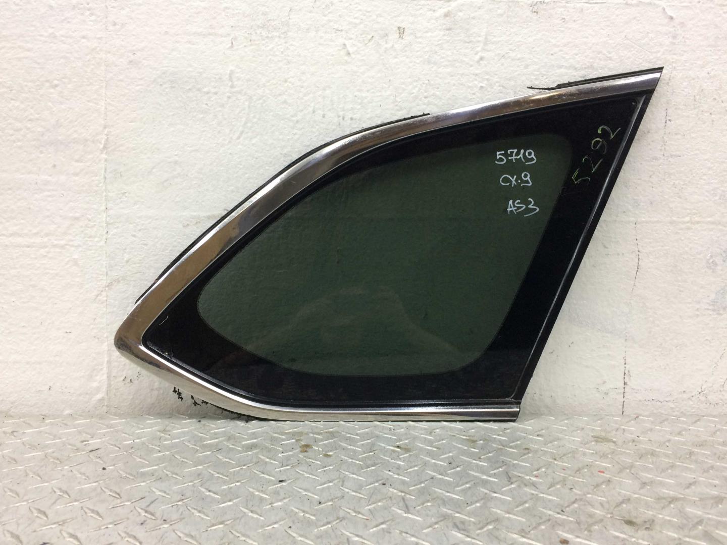 Стекло кузовное глухое правое