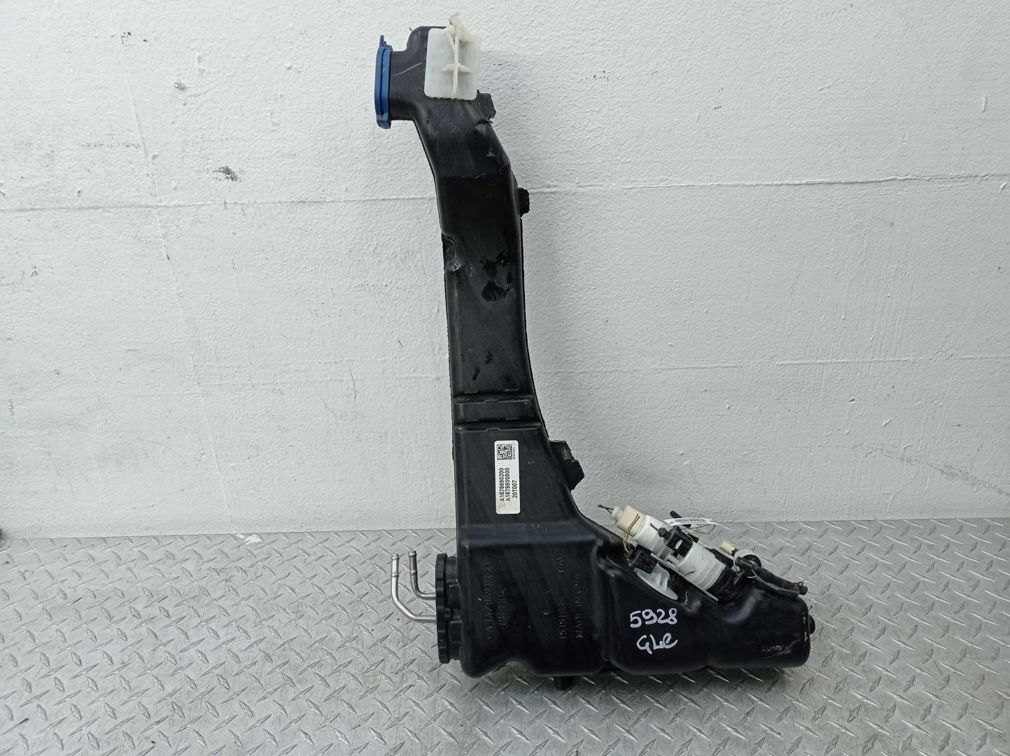 Бачок омывателя лобового стекла