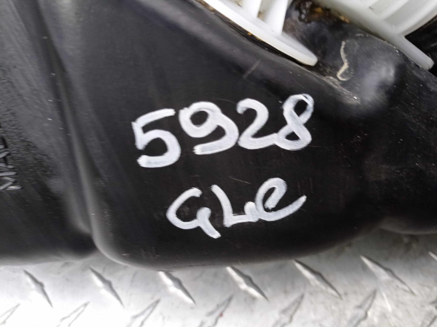 Бачок омывателя лобового стекла