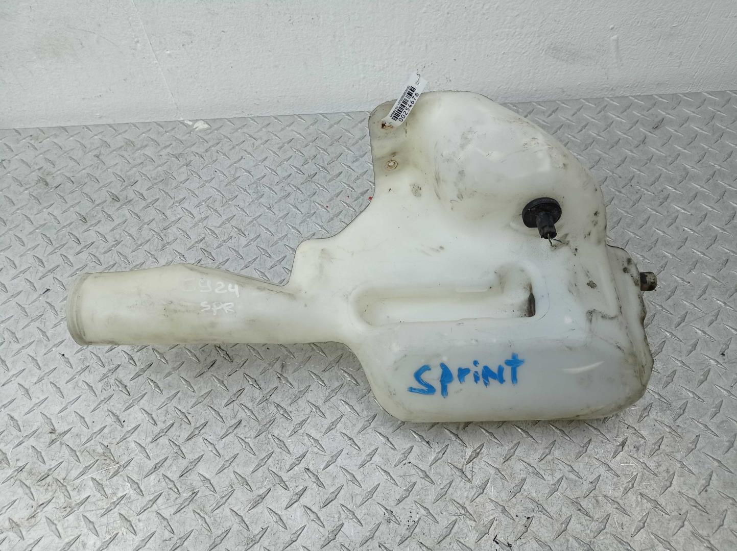 Бачок омывателя лобового стекла