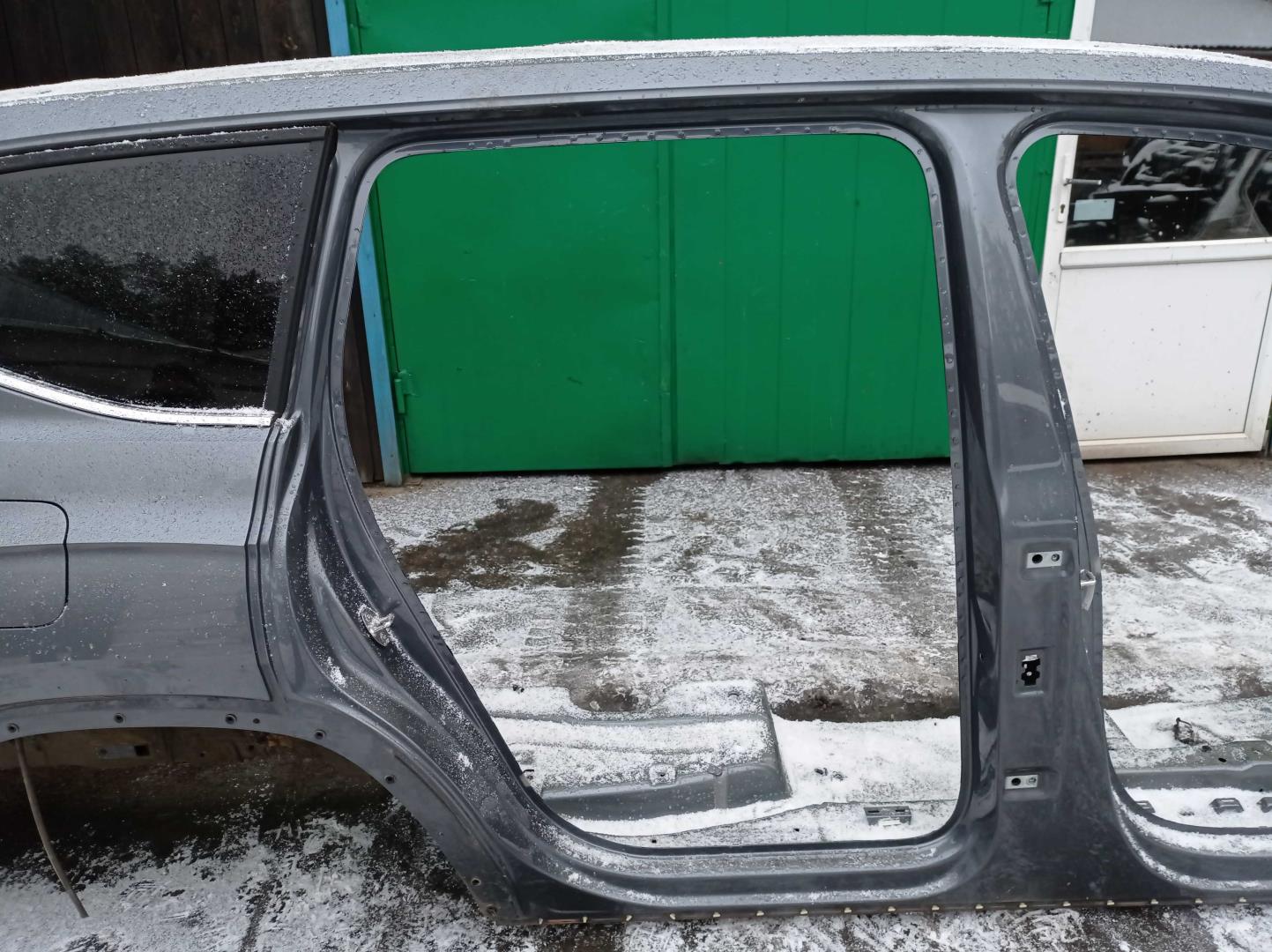 Стекло кузовное глухое правое