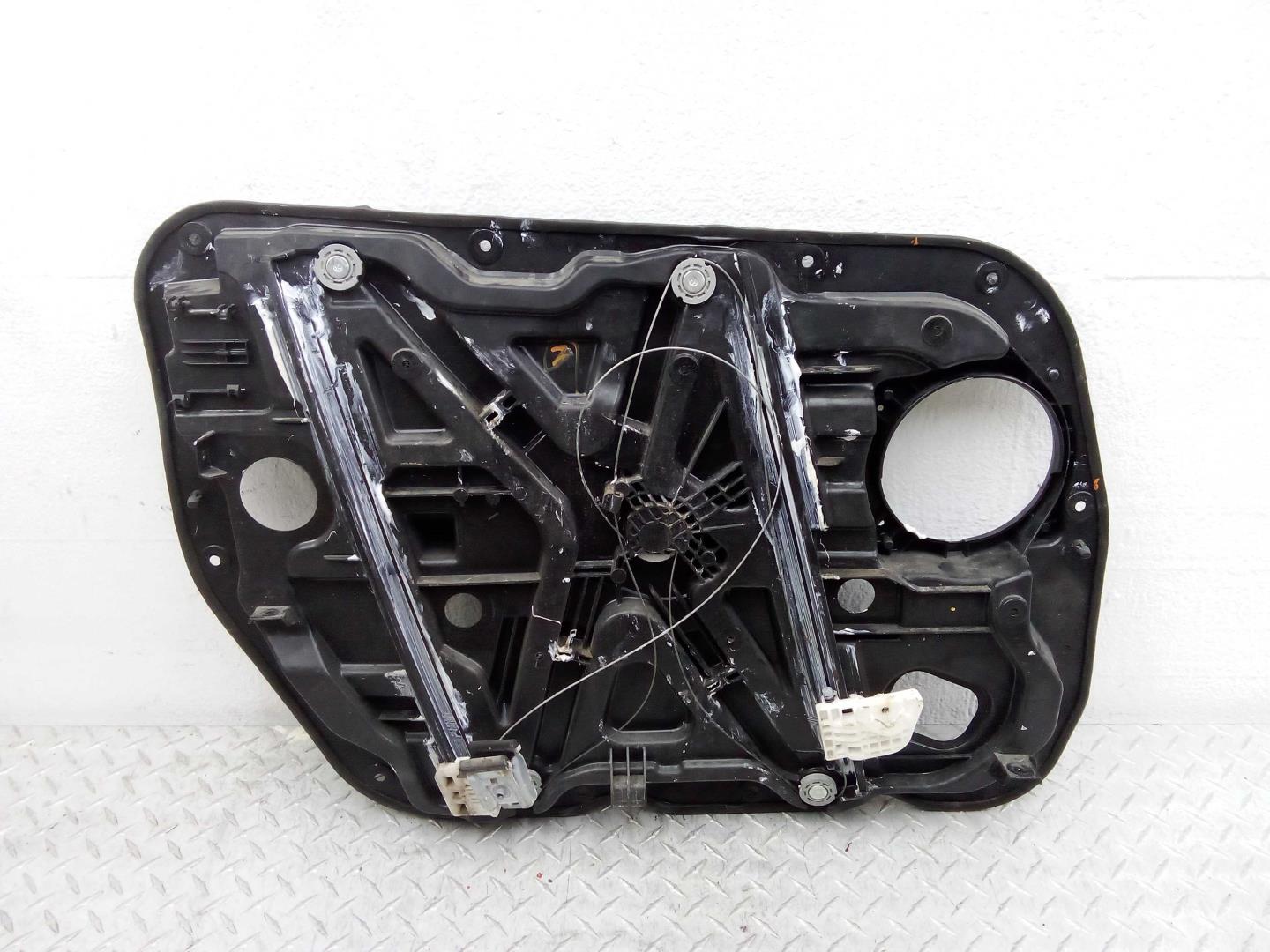 Стеклоподъемник электр. передний правый