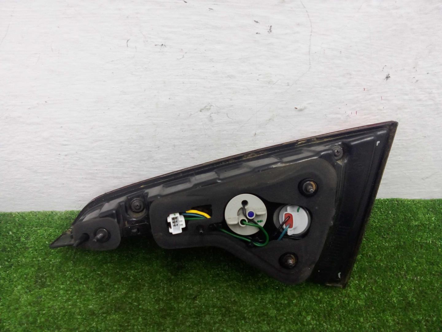 Фонарь задний внутренний левый