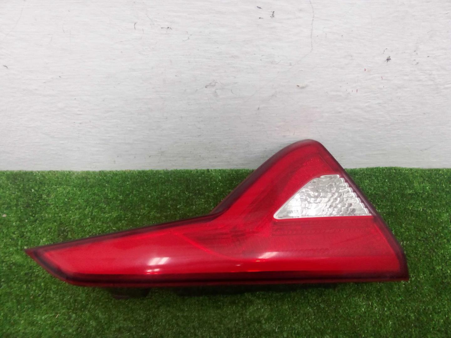 Фонарь задний внутренний левый