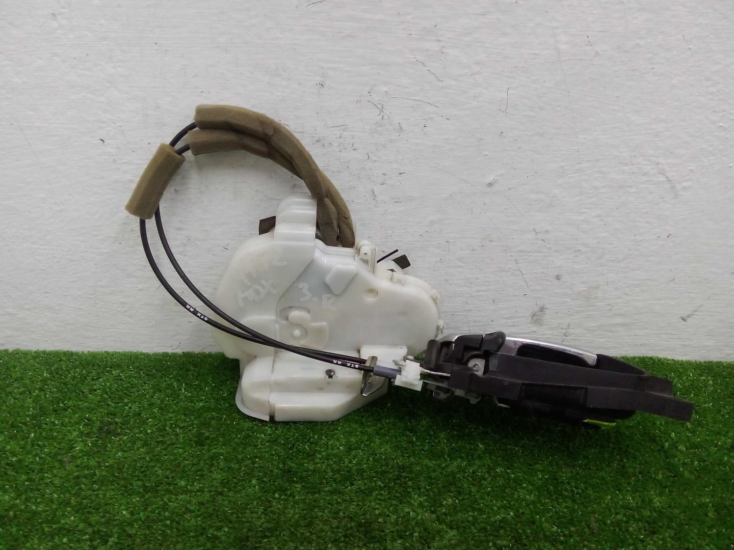 Замок двери задней правой