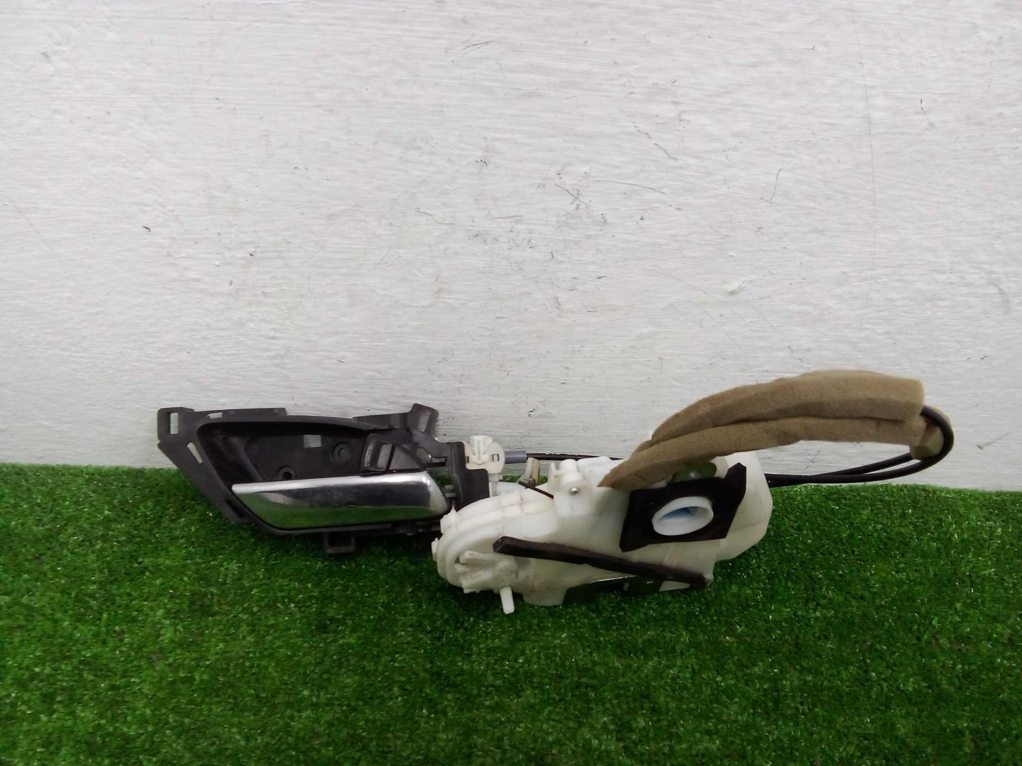 Замок двери задней правой