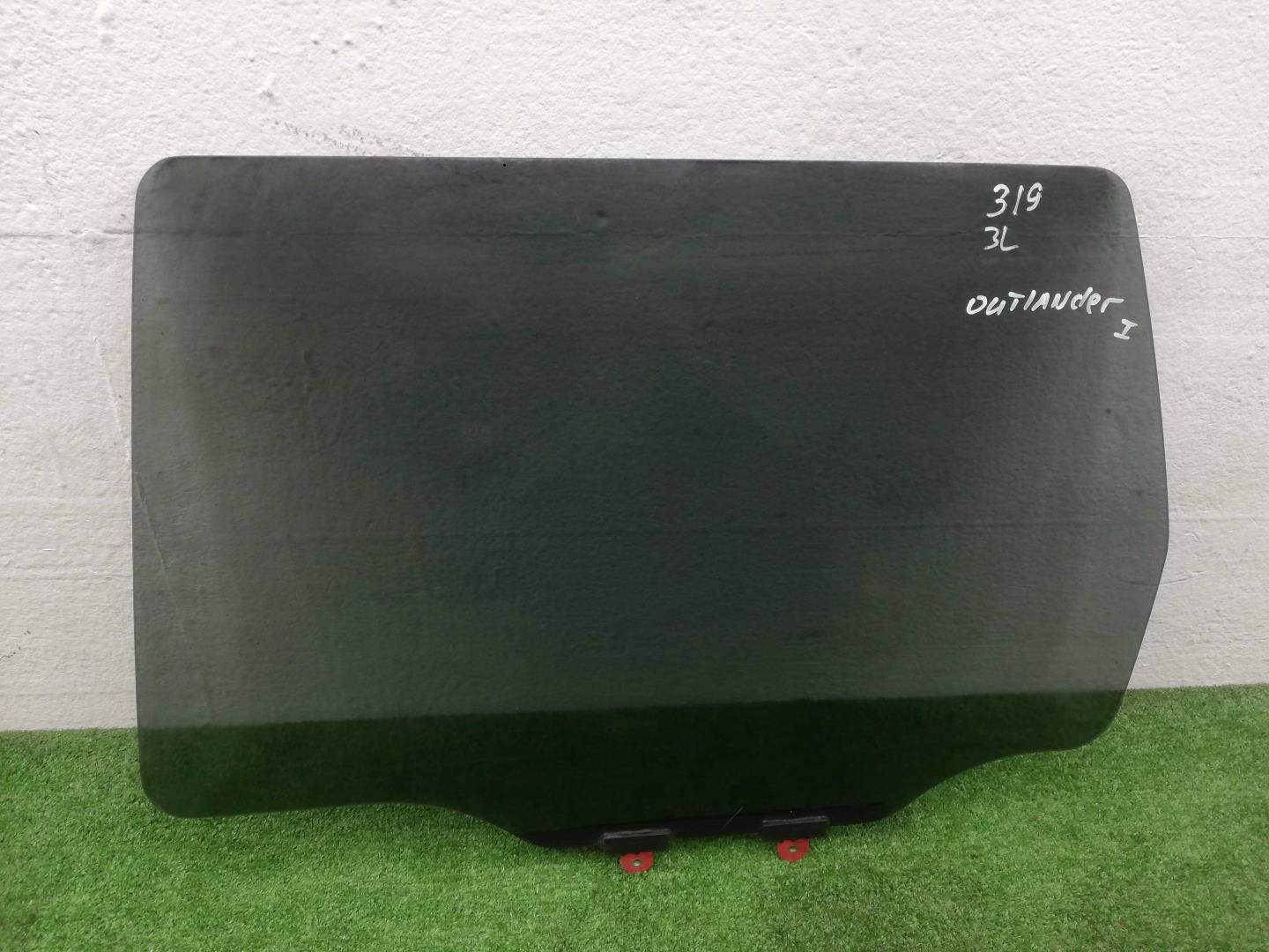 Стекло двери задней левой