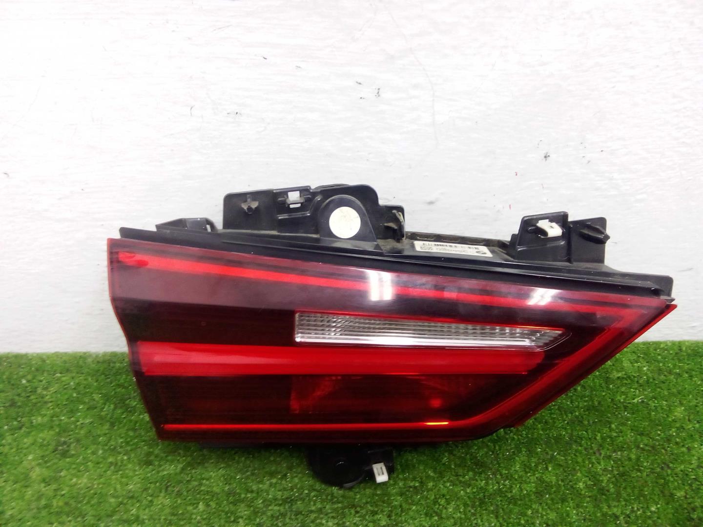 Фонарь задний внутренний левый