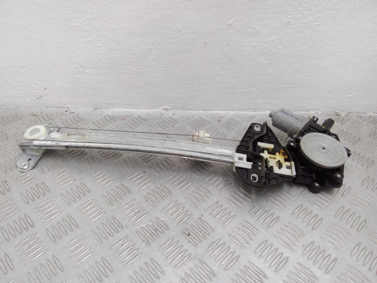 Стеклоподъемник электр. задний правый