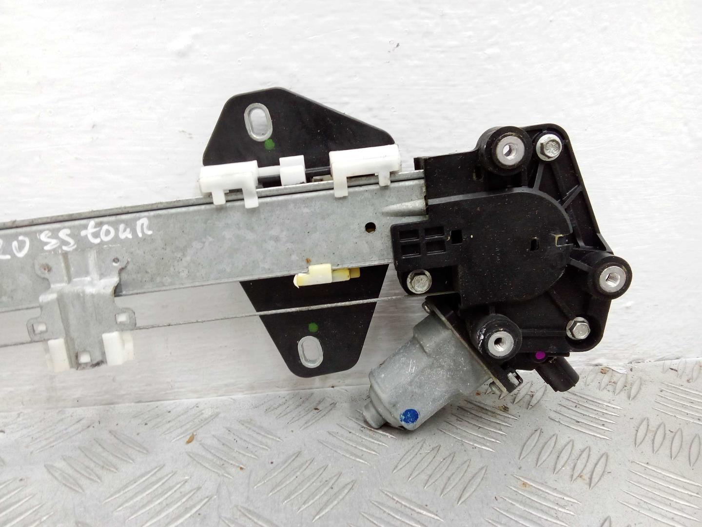 Стеклоподъемник электр. задний правый