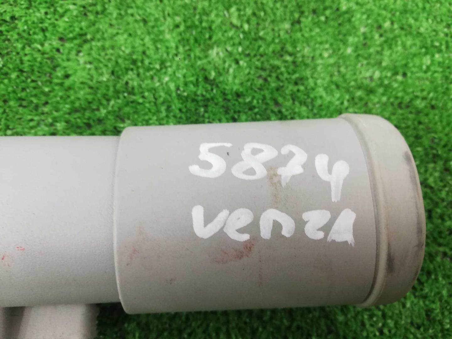 Шторка багажника