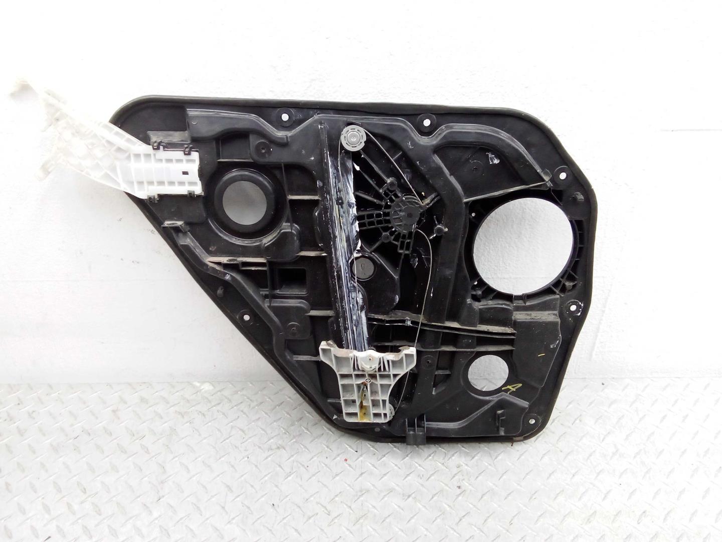 Стеклоподъемник электр. задний правый