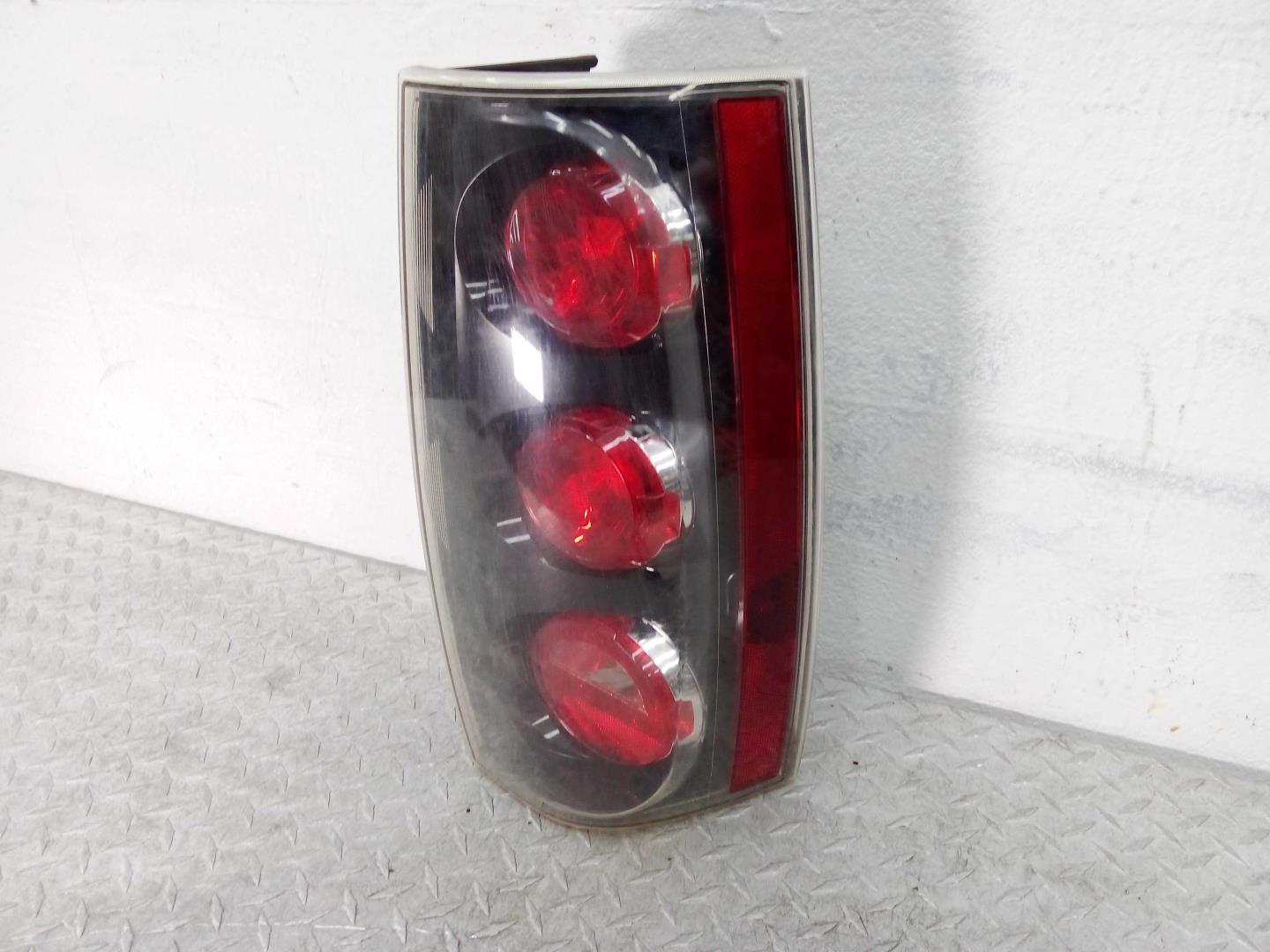 Фонарь задний наружный правый