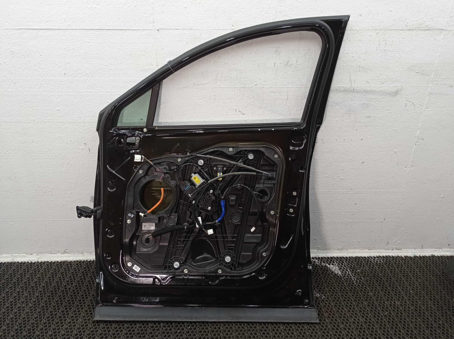 Стеклоподъемник электр. передний правый