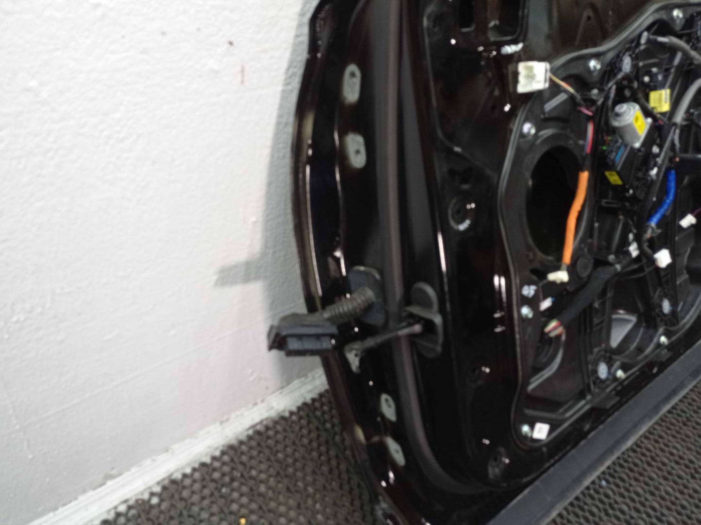 Стеклоподъемник электр. передний правый