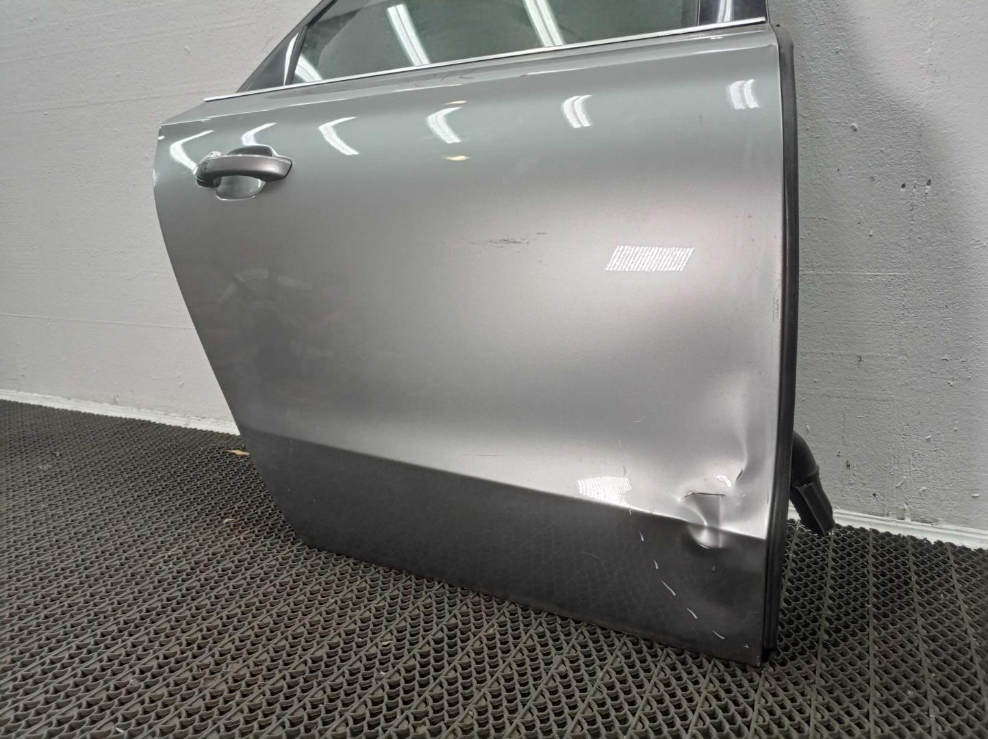 Замок двери задней правой